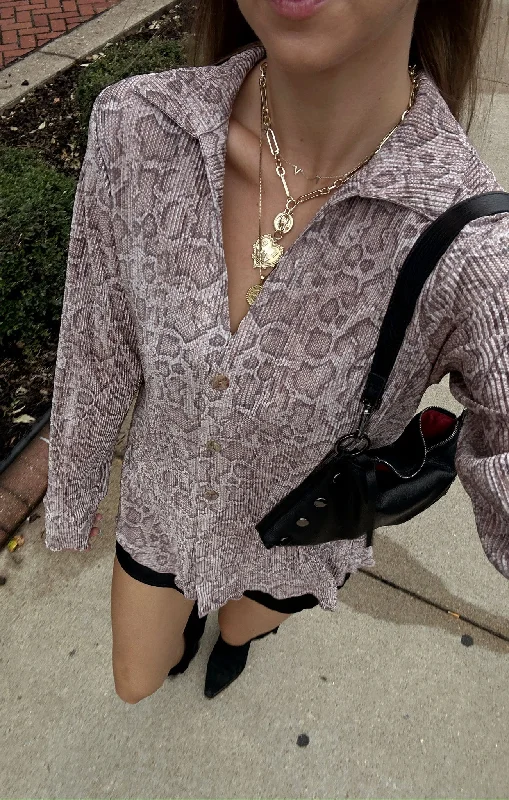Classic Design Overtime Button Down ~ Snake Pleat