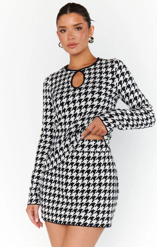 Sports Fashion Tippi Skirt ~ Houndstooth Knit