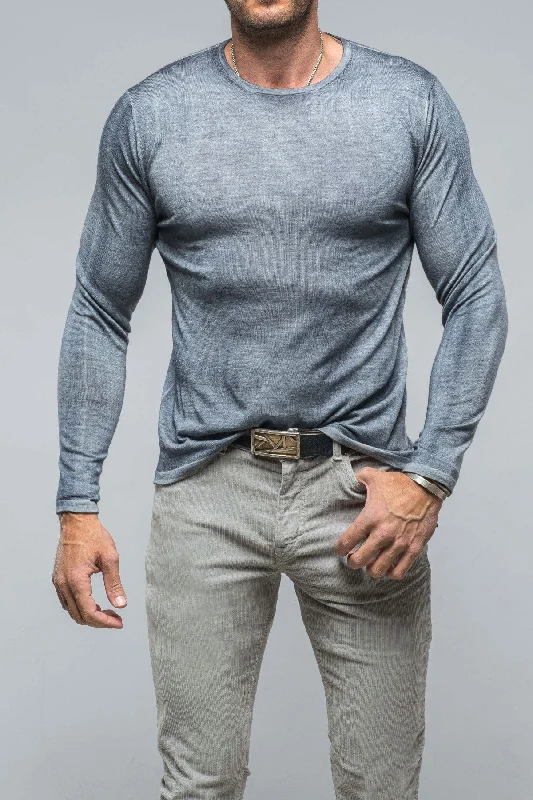 Dressing Tips Matteo Cashmere Crew In Stone Blue Navy