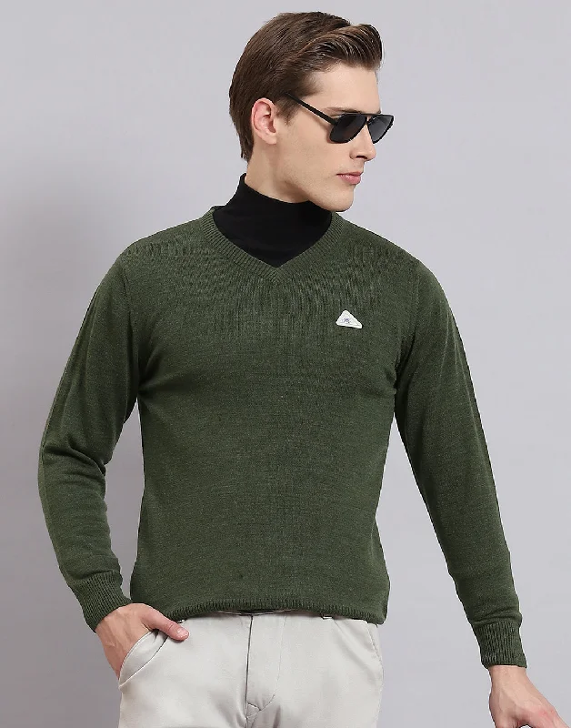 Versatile Itinerary Men Green Solid V Neck Full Sleeve Pullover