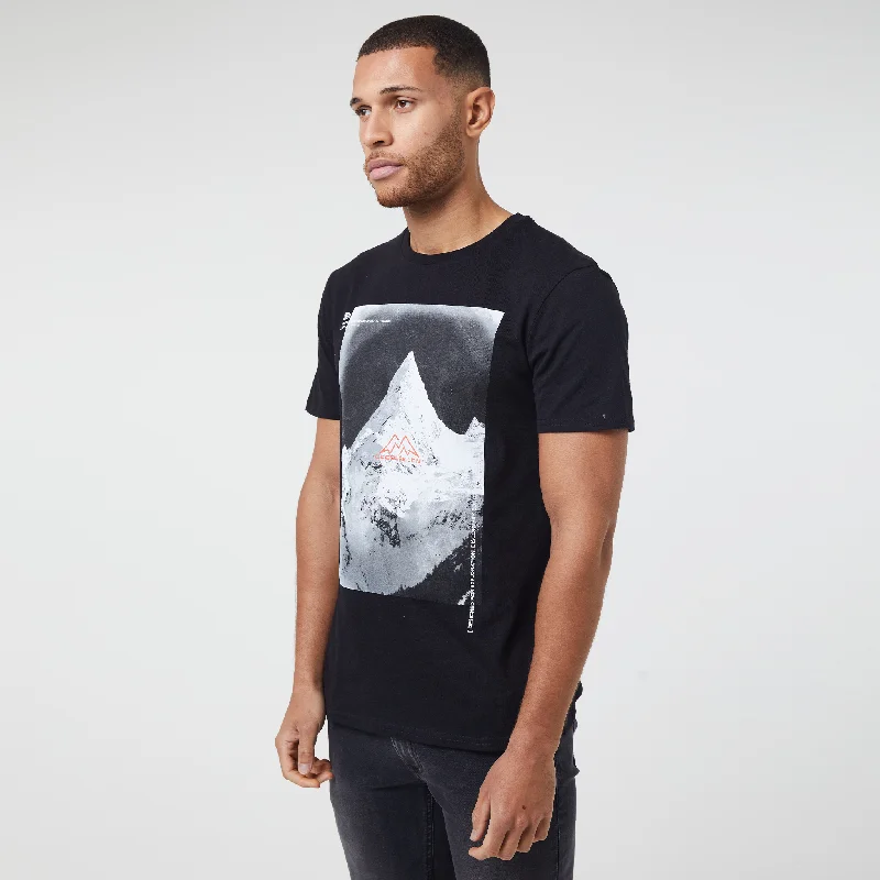 Street Fashion Explorer T-Shirt | Black
